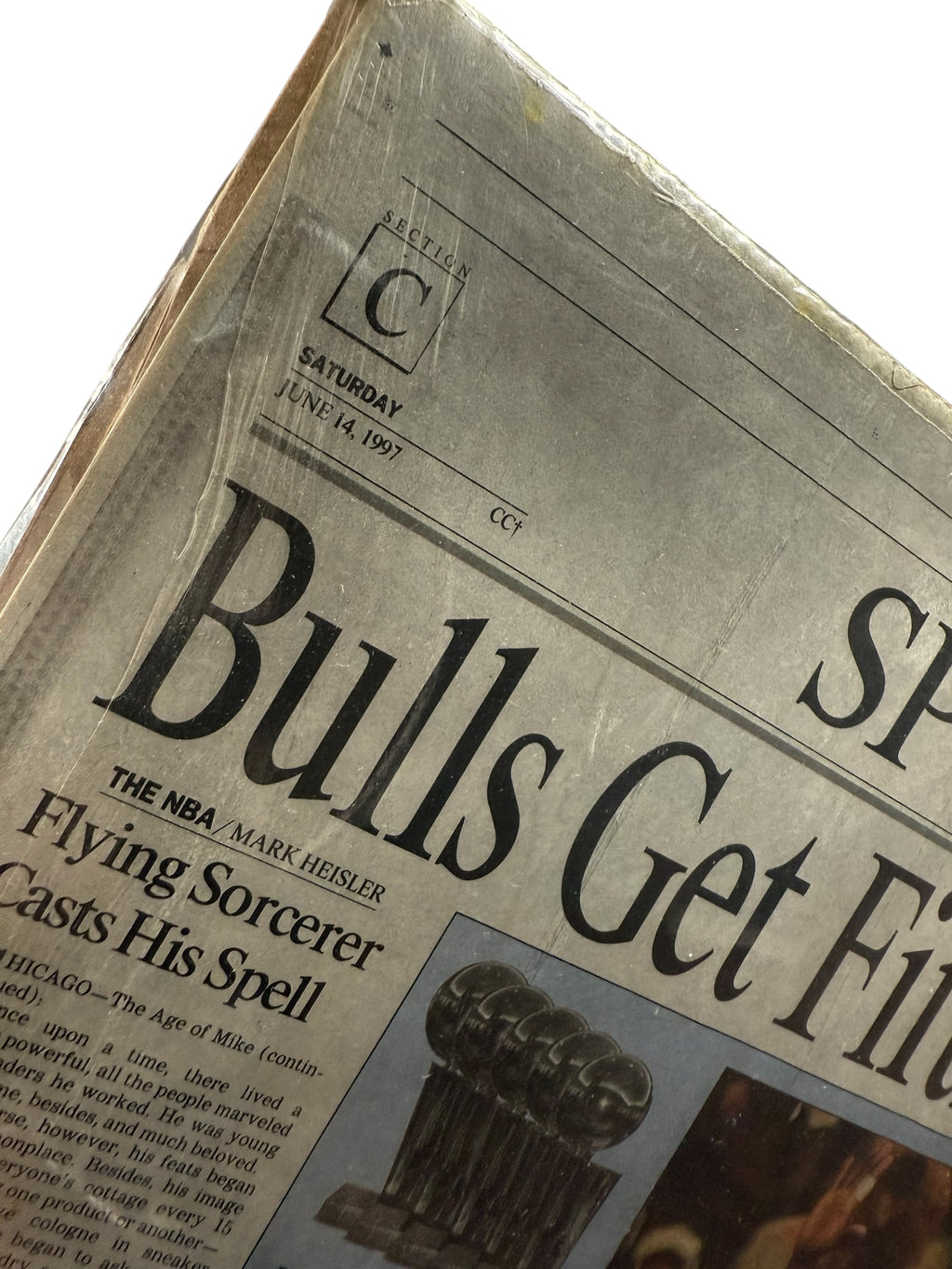 Vtg Michael Jordan - Chicago Bulls “Bulls Get Fifth Element” Newspaper Cover - June 14th, 1997! - Early Tiger Woods!