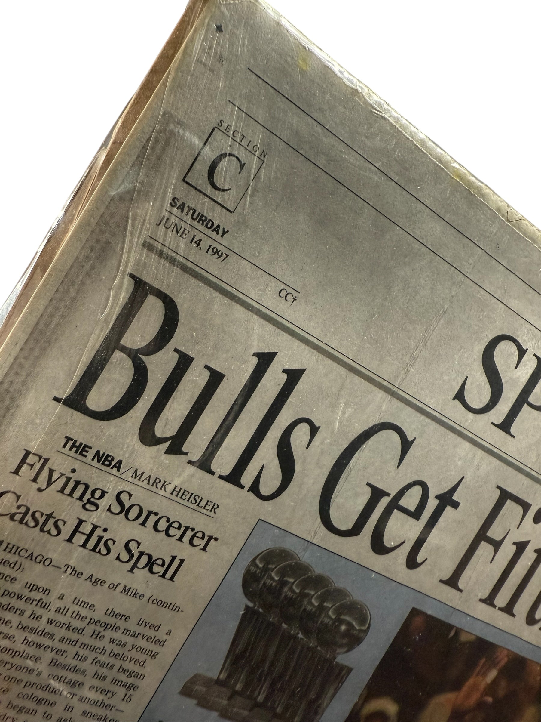 Vtg Michael Jordan - Chicago Bulls “Bulls Get Fifth Element” Newspaper Cover - June 14th, 1997! - Early Tiger Woods!